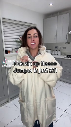 Oversized Fleece Jumper Review: Comfort and Style