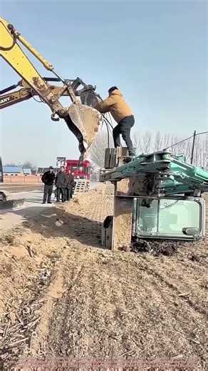 Mechanical Recovery Techniques for Overturned Heavy Excavators
