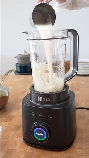 Stealth iQミキサーで作る、小松菜と味噌のなめらかポタージュをご紹介【髙見りこ シンプルで体にいいごはん】さんのレシピ動画をチェック！