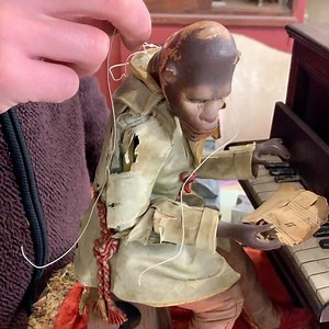 Neurosurgery today on the blink mechanism of this 150 year old piano playing monkey. #workshop #singe #piano #monkey #pianist #automata #houseofautomata #automaton #clockwork #paris #clockworkguru #neurosurgery #blink | The House of Automata