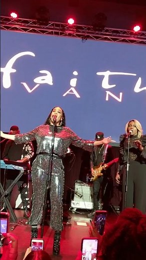 Faith Evans - Never Gonna Let You Go (LIVE)