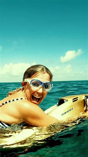 When your mom is having too much fun 🚀 Explore the depths with SEABOB while boating around. F5 SR model goes up to 14 mph and up to 130 ft deep 🌊 Many thanks @JJ Slater @Ocean_Alexander @MarineMax #seabob #luxury #watertoy #boatlife #yachting
