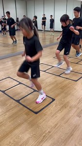 12K views · 7.8K reactions | Triplet-based rhythmic step training @agilhythm #agilhythm #アジリズム #athletedancetrainingmethod #agilhythmtrainingacademy #rhythm #agility #movement #cognitive #training #athlète #sport #アジリズムトレーニングアカデミー #リズミックムーブメント #リズム #身体操作 | アジリズム/agilhythm | Facebook