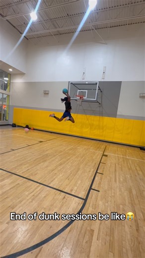 Cooked chat 😪 #dunking #dunk #viral #ballislife