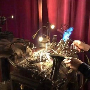 Here from Denmark is Tromleorkestret with an amazing invention! It's their 'Sequencer & Randomization Experimentation'. Talk about thinking outside the box! For more: Tromleorkestret Instagram: https://bit.ly/2TeY8Fx https://youtube.com/channel/UCR413XOy5w80Ojm7ij6q1ZA/ For more great videos go to: https://themusicman.uk/ | The Music Man