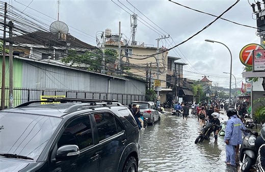 Is it still safe to travel to Bali? Officials say rivers returning to normal as Bali flooding disrupts travel
