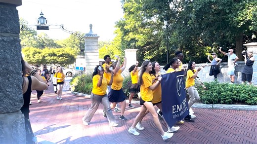 This morning Emory College's Class of 2029 engaged in an annual tradition: Gate Crossing! With sunny, breezy weather, students entered campus through our main gate as Emory staff, faculty, alumni and fellow students cheered them on. Welcome, Eagles! 💙 🦅 💛 #EmoryUniversity #Emory | Emory University