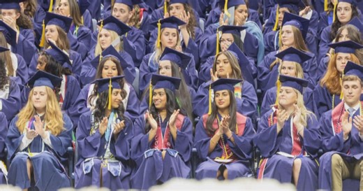 College grads struggle to find jobs