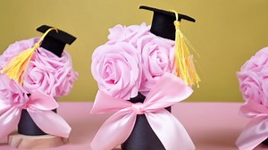 Suncalla 4 Pack Graduation Flower Box Table Centerpiece Class of 2026 Graduation Cap Preserved Flowers in a Box for Congrats Grad Party Decor Supplies Flower Arrangements Decorations (Pink)