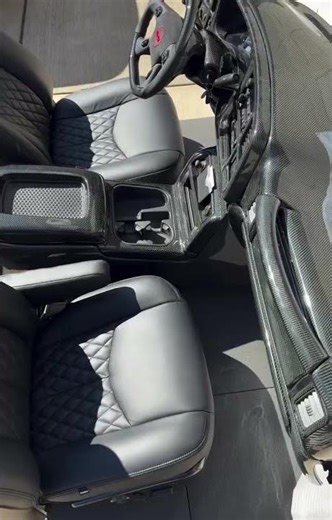 Full custom 99-07 Chevy Silverado interior build 🔥 seats $800 dashboard $700 steering wheel $250