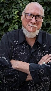 Steve Cropper, one of the most influential guitarists in soul, R&B, and American music history, has passed away at 84. Known for his work with Booker T. & the MG’s, Otis Redding, and the Blues Brothers, his guitar style and songwriting helped create timeless classics like “Green Onions,” “Time Is Tight,” “Knock On Wood,” and “(Sittin’ On) The Dock of the Bay.” This short honors his legacy and the lasting impact he left on generations of musicians and fans. Rest in peace, Steve Cropper. #SteveCro