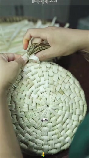 2.8K views · 1.7K reactions | How corn husks transform into tools of daily life | Lee Yumi | Facebook