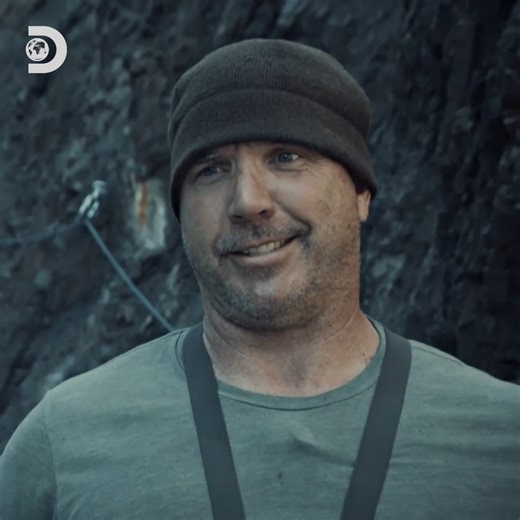 “This is going to be the most gold we’ve ever seen in our lives!” The crew’s toughest dive leads to their biggest reward yet...👀💰 GoldRushWhiteWater | Discovery Channel UK
