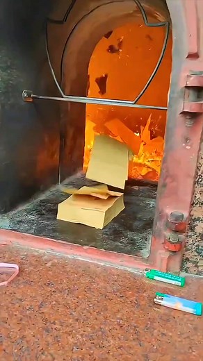 Demonstrating the chimney effect with paper 😱। #shorts #viralvideo #fact | FactFinder