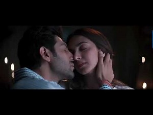 Kartik Aaryan Kiara Advani Hot Kiss Scene
