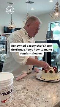 How to make flowers out of fondant for cakes