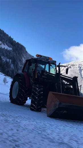 Snowy Tractor Adventures with Lindner Models