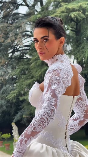 4.6K views · 53 reactions | Not your average bride — she’s a whole vibe. #mimozanishori #erblinxerxa #bride #bridal #nuset #makeupforbride #softglammakeup | Mimoza Nishori | Facebook