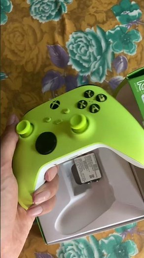 NEW XBOX CONTROLLER! (unboxing) 😍 - Electric Volt