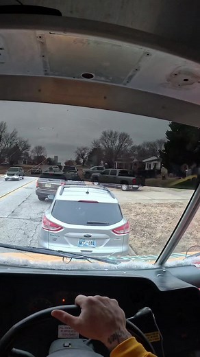 An 87 Astro baby! 💪 good ol hairline crack#letsgo #fyp #love #mobile #mechanic #funny