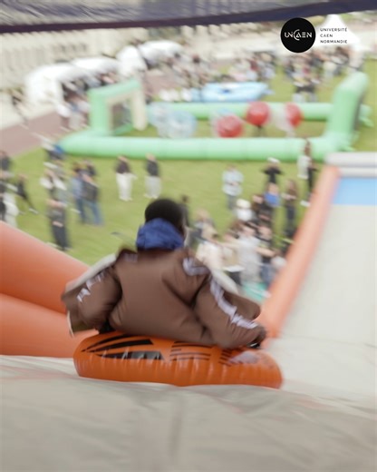 ✨ L’université de Caen Normandie accueille sa communauté étudiante 🎥 Retour en vidéo sur les temps forts de la rentrée : des moments festifs et culturels avec Campus en Fête, pour s’intégrer, rencontrer et découvrir les acteurs de la vie universitaire, le forum de rentrée pour faire le plein d’infos utiles, le forum job étudiant pour trouver un emploi compatible avec les études, sans oublier les concerts qui ont marqué la rentrée culturelle du service universitaire de l’action culturelle. Une r