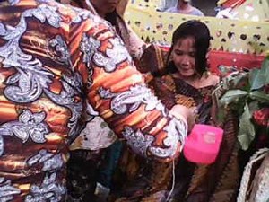 Acara 7 bulan mandi kembang