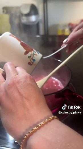 Easy Raspberry Swirl Cheesecake Recipe