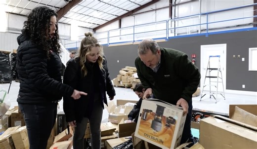 This new business lets you buy pallets stacked with stuff from online stores. We went and unboxed a pallet. - East Idaho News