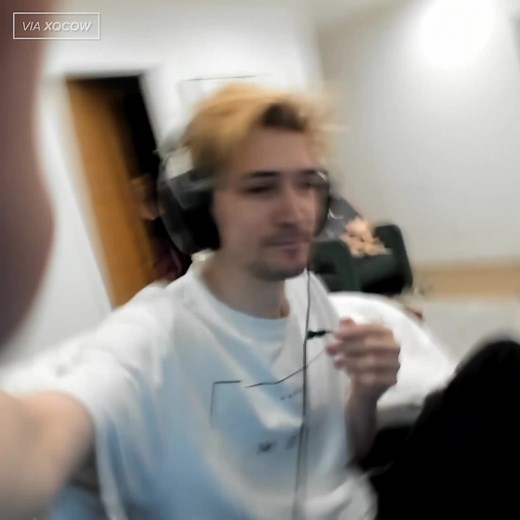 xQc Shows Off His Room on Twitch - A Gamer's Setup Revealed!