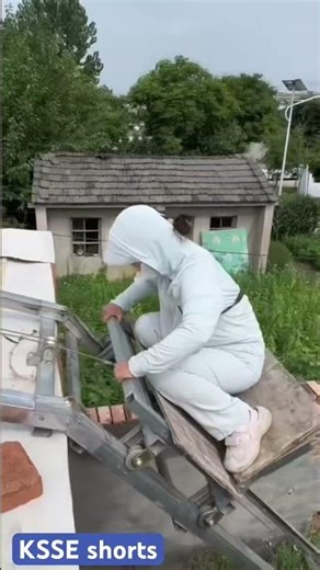 Simple & Efficient Lifter Train Innovation! 🚀💥 #ConstructionTech #SmartLifting #civilengineering