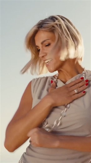 Anna-Maria Zimmermann's music video for "Arrivederci, Ciao Amore" is online! 😍 #inlovewithschlager