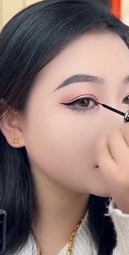 Master the Perfect Wing Precise Liquid Eyeliner Tutorial for Beginners