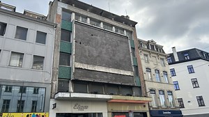 Ixelles : La fresque emblématique du quartier Matonge et de la Porte de Namur à Ixelles a disparu - RTBF Actus