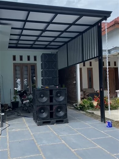 Exploring the GSub218 Soundsystem and Line Array Features