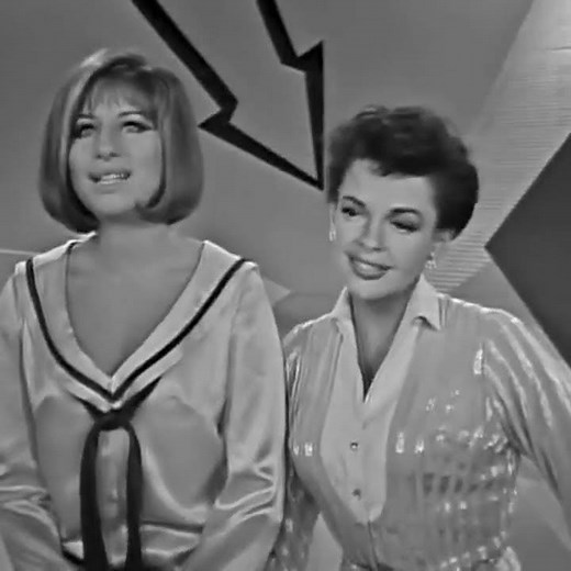 Barbra Streisand & Judy Garland - Happy Days Are Here Again (live) 💕