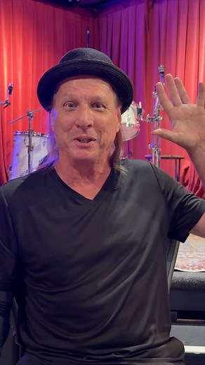 Adrian Belew on King Crimson's "Elephant Talk" performed by BEAT and available on our debut LIVE album. Listen now wherever you stream music!!! https://beatband.lnk.to/Live-Album ADRIAN BELEW STEVE VAI TONY LEVIN DANNY CAREY Produced by Scrote Mixed by Bob Clearmountain Mastered by Emily Lazar at The Lodge Interview filmed by A.J. Chippero #beat #live #InsideOutMusic #kingcrimson #adrianbelew #stevevai #tonylevin #dannycarey | BEAT tour