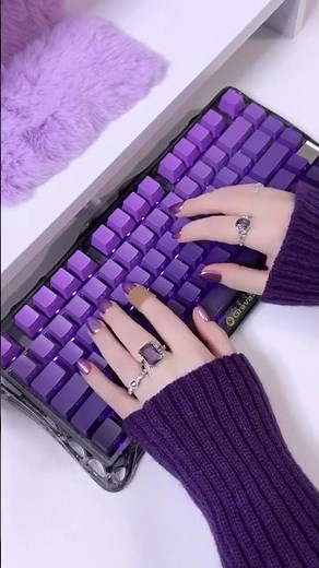 Chill Keyboard ASMR 🎧 Relaxing Typing Sounds for Sleep & Focus