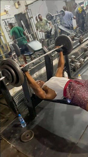 Flat Bench Press: The Ultimate Guide