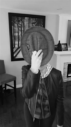 🕶️ “Annie, are you OK? Because these deals are NOT.” I’m over here tapping my screen to the beat drop… because the Doorbusters are basically gasping for air. 😏 Black Friday is still rolling, but the freebies? ⏲️ They’re about to moonwalk right out the door. If you want in, you better move smoother (and faster) than MJ’s lean. Slide into my DMs or here is my link in the comments. Hurry before the clock taps you back. 💥 #SmoothCriminalVibes #TimeIsTicking #BlackFridayCountdown #Doorbusters #Sho