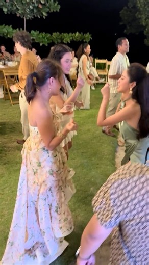 3.7M views · 10K reactions | Impromptu dance lessons with #KimChiu and #BelaPadilla. ♥️ | Dr. Aivee Teo | Facebook