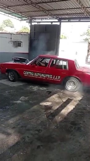 Malibú con mucho power será que tiene un buen piloto ? #clasicos #malibu #chevrolet #fullrapido
