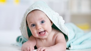 Dein Baby 2 Monate nach der Geburt