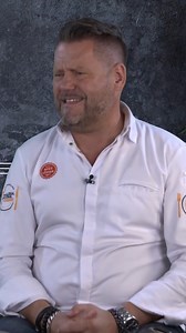 14K views · 112 reactions | Das Lokal ist Sebastians große Leidenschaft und daher auch der Restaurantname "Amore e Gusto" (Liebe und Geschmack.) Überzeugen möchte er mit seinen mediterranen Gerichten. Ob Mike und die anderen Gastronomen diese Liebe im Essen auch schmecken können? #MeinLokalDeinLokal  „Mein Lokal, Dein Lokal“ – streamen auf Joyn und Montag bis Freitag, um 17:55 Uhr, bei Kabel Eins. | Mein Lokal, Dein Lokal | Facebook