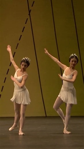 Where every note seems to dance 🩰✨ Symphonic Variations (Yasmine Naghdi and Yuhui Choe)
