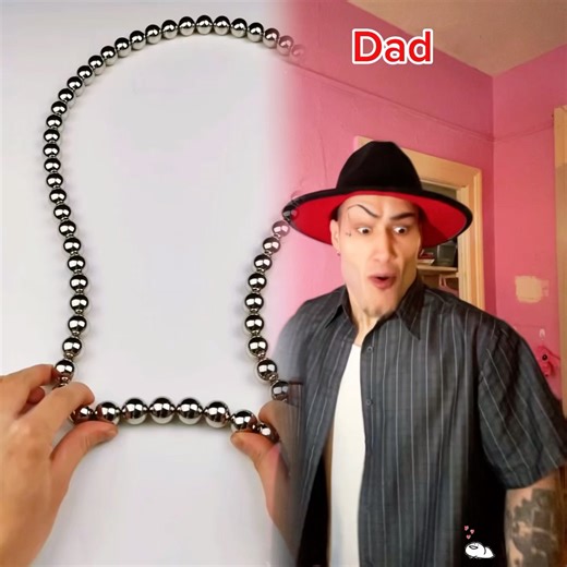 Kid steals tv remote from dad💀🤣#funnyvideos #comedy #funnyskits