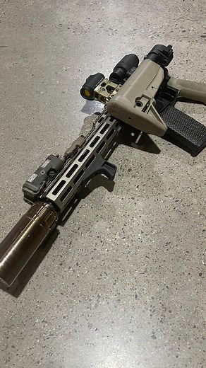 Travis Haley on Instagram: "SUNDAY GUNDAY @shield.arms SA15 RIFLE & S15Glock Mags @clouddefensiveactual rail/light @bravocompanyusa grip/stock @abelcousa BISCUIT suppressor @aimpointusa T2/3xmag @unitytactical FAST MOUNTS @sbengraving PMAG LASER"