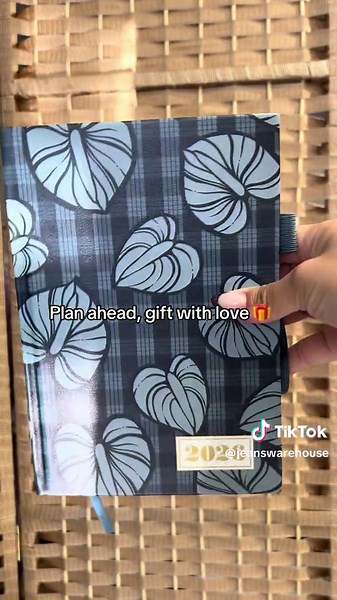 ✨$9.99✨ 2026 planners make the perfect holiday gift 🥰❤️🎄 #jeanswarehousehawaii #jwlovesme #hawaii #hawaiitiktok