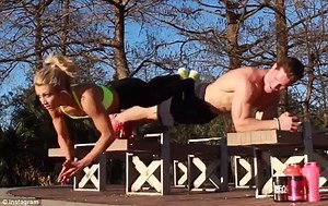 Video: Isn't this the fittest couple ever? - ProtoThema English