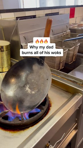 Why it’s important to know how to properly clean and season a wok 👌🏽 #cheflam #timetowok #whenyourdadisachef #howto #wok #asianfood #foodporn #tiktokfood #foodtiktok #foodvlogger #foodie #fyp #foryou #trending #viral #CIY #seasonwok #asianwok #fypシ #foryoupage