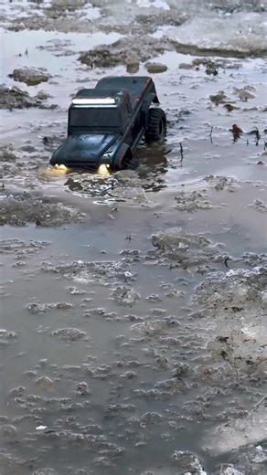 #rc #offroading with #defender Custom. #rccrawler